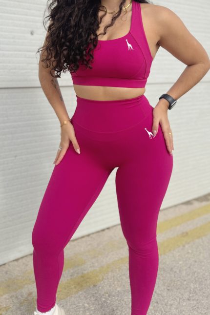 Vista delantera Leggins deportivos pitillos de mujer colección Iron de Girafe color Fuchsia