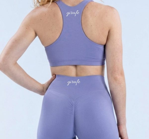 Parte trasera del short deportivo Electric Lilac para mujer de Girafe Canarias