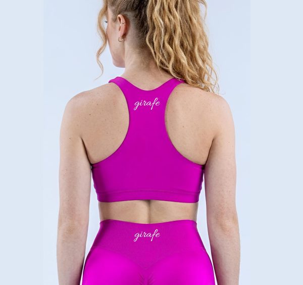 Vista trasera del top deportivo Electric Purple para mujer de Girafe Canarias