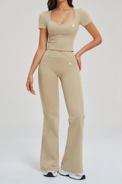 Sculpt Flare leggins camel vista frontal